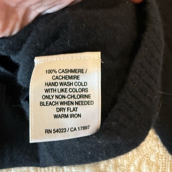 100% CASHMERE black bell sleeve sweater - super soft - women's M - Picture 8 of 8